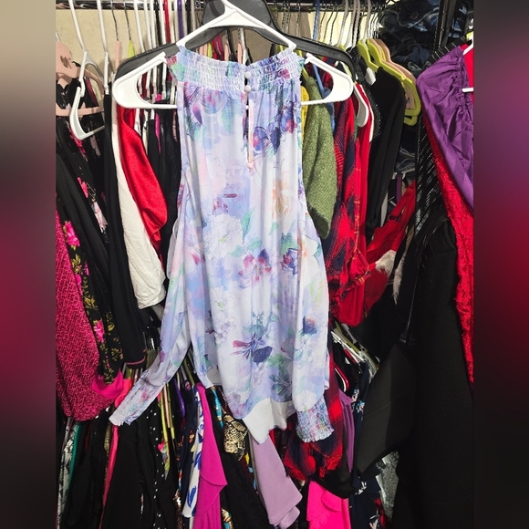 🍁🍂NWOT TORRID 1x Georgette Smocked Neck Cold Shoulder Blouse - Picture 6 of 6